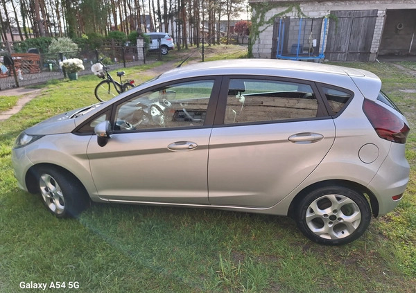 Ford Fiesta cena 21700 przebieg: 121000, rok produkcji 2012 z Łowicz małe 37